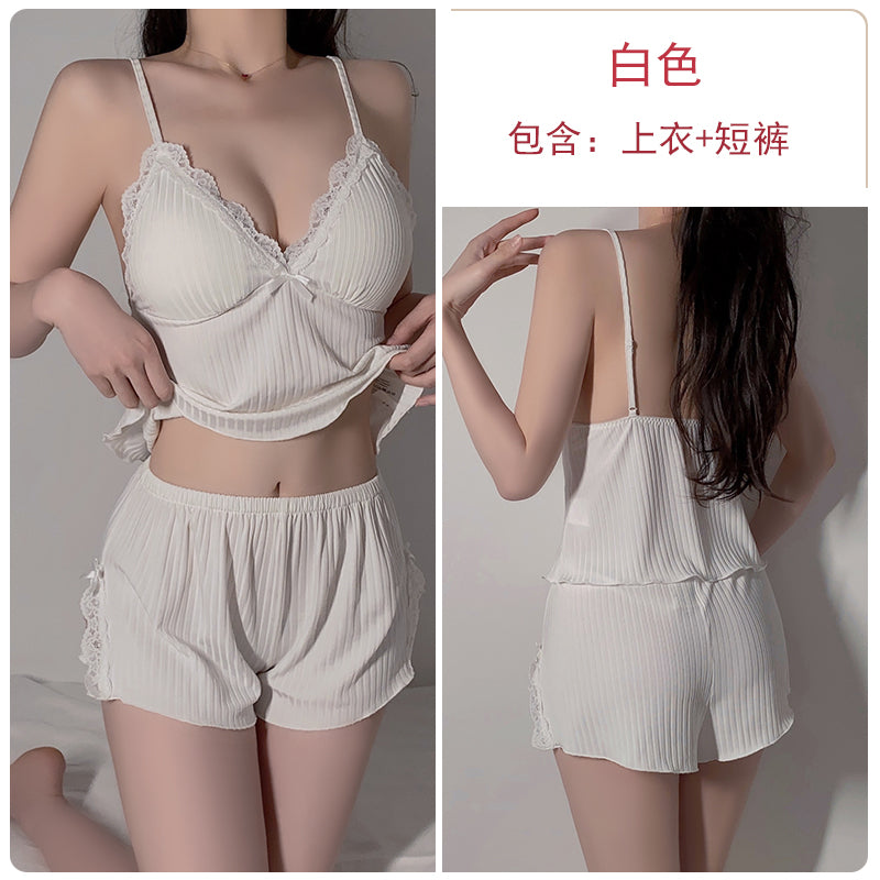 Sexy pajamas for women, pure desire, gentle style, breast pads, lace splicing suspender tops, slit shorts, home wear set