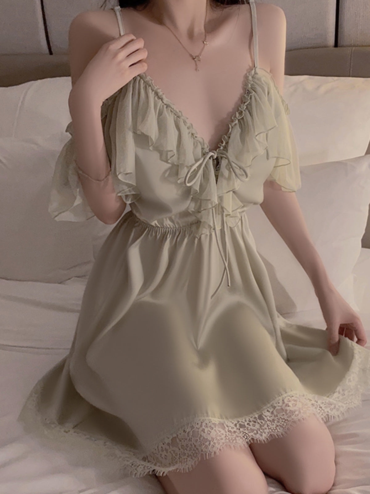 Sexy pajamas for women in spring and summer, pure lust, sweet lace with breast pads, ice silk thin two-wear suspender nightgown, high-end feel