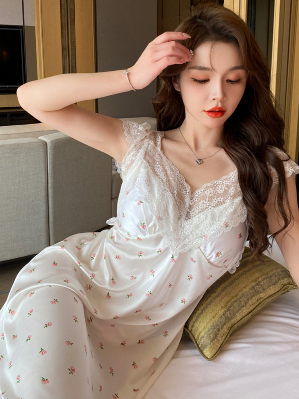 High-end sexy pajamas for women with breast pads and suspenders, summer style Internet celebrity wind ice silk thin long skirts and home clothes