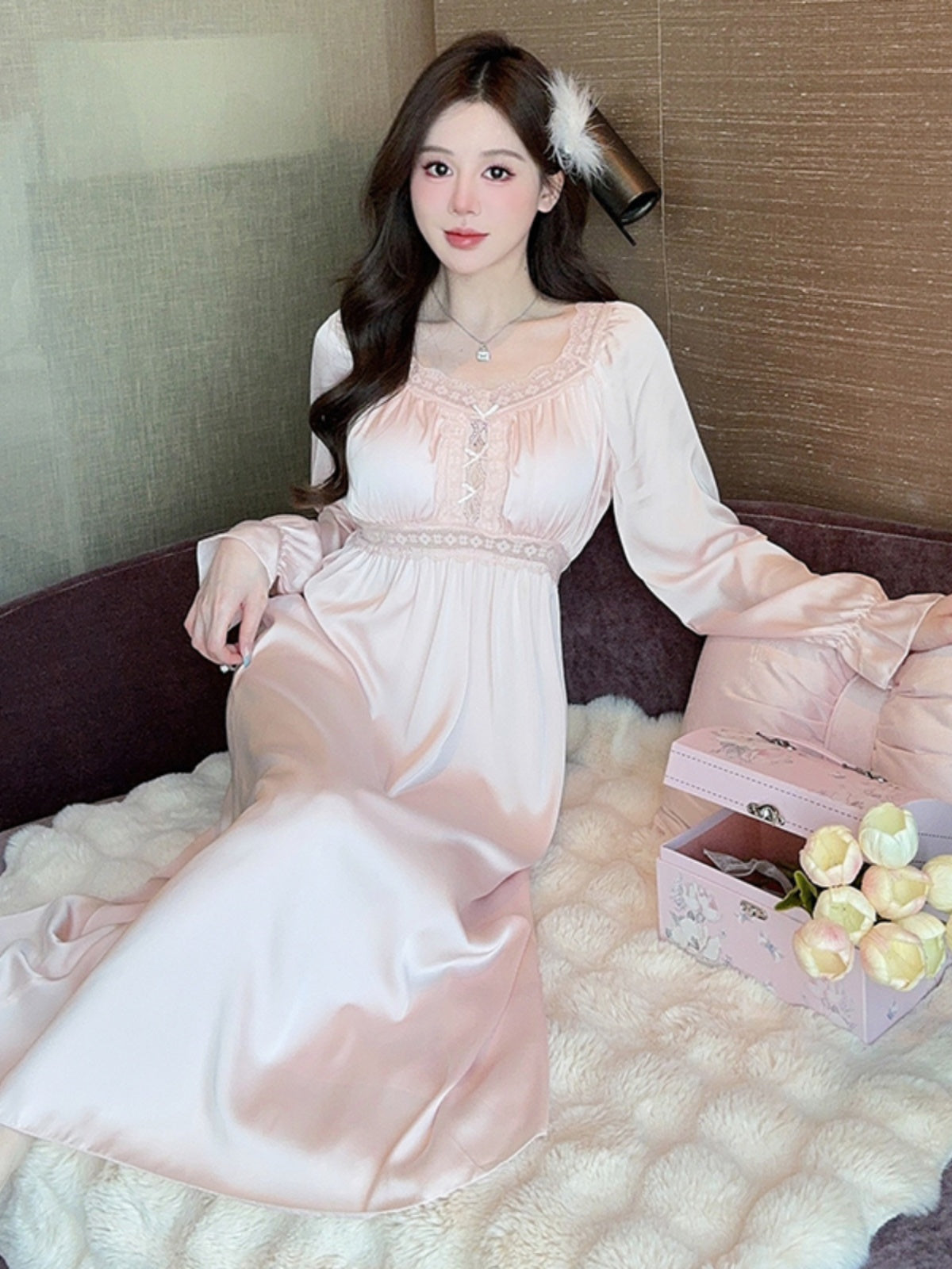 High-end Gongyan style pajamas for women, French sexy long-sleeved nightgown, spring and autumn, long ice silk home clothes with chest pads
