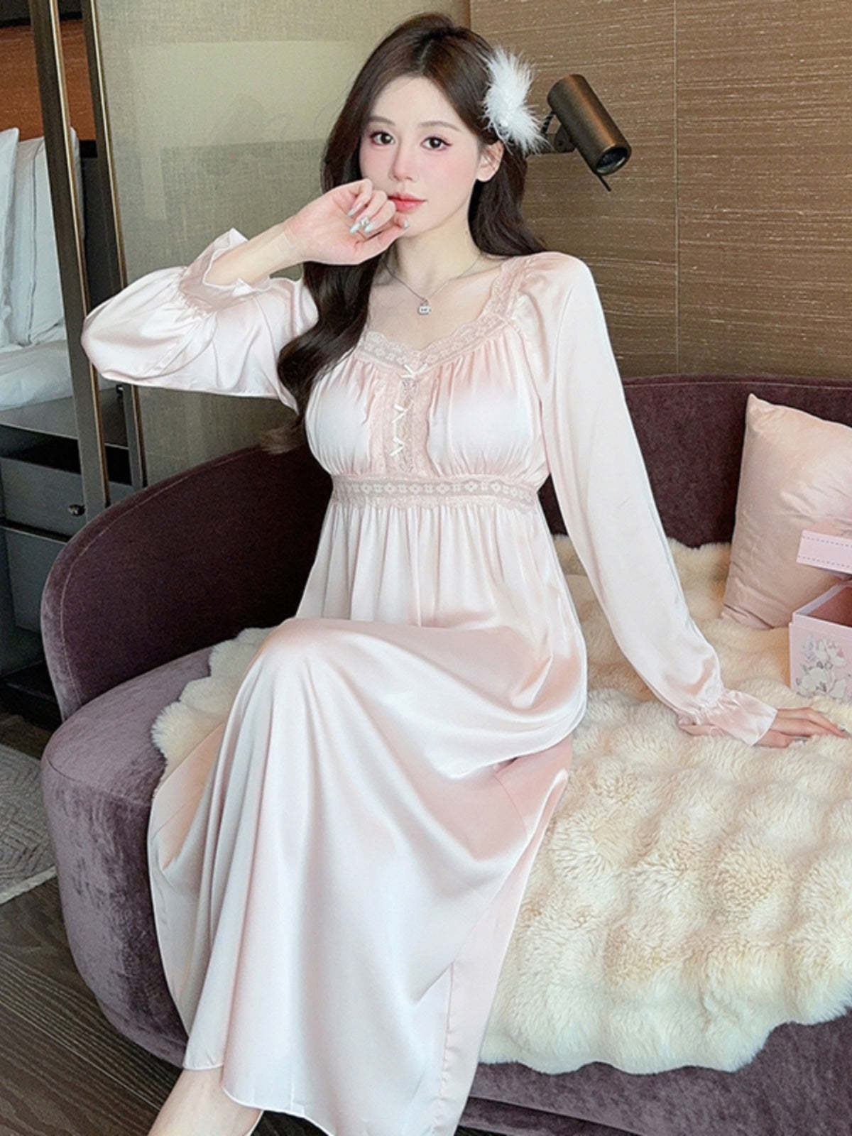 High-end Gongyan style pajamas for women, French sexy long-sleeved nightgown, spring and autumn, long ice silk home clothes with chest pads