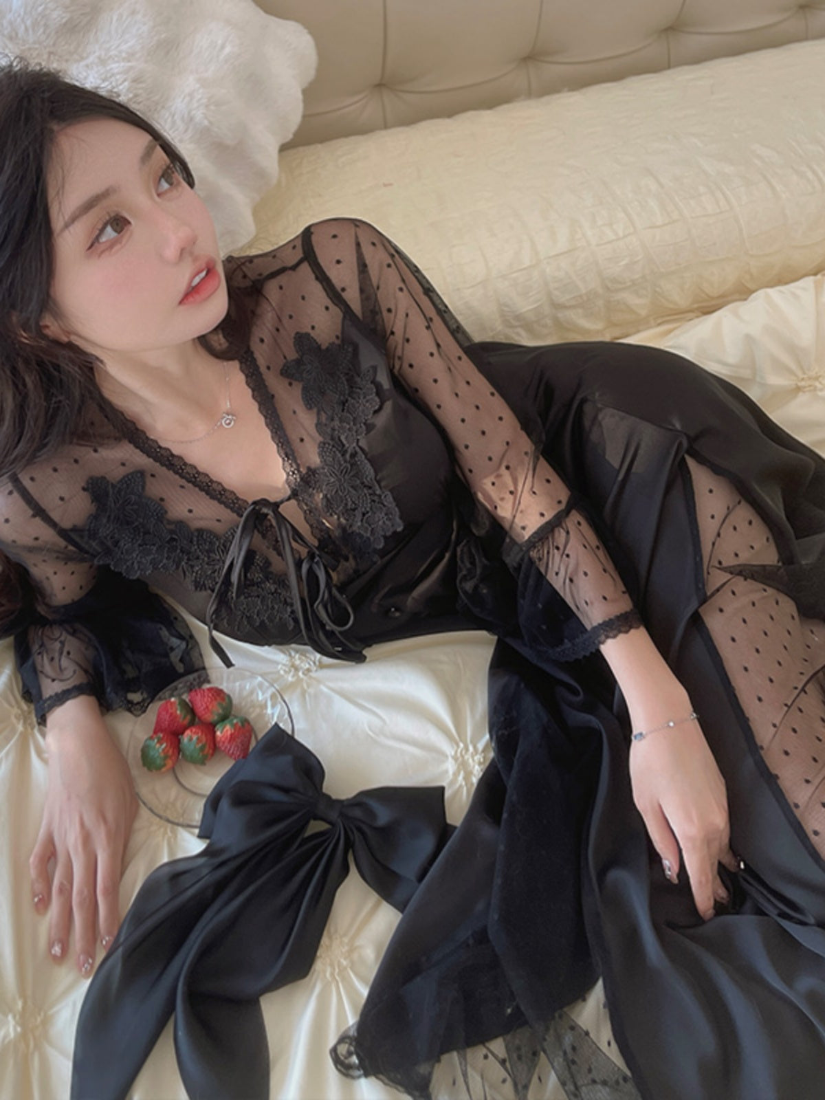 Gong Yanfeng ladies sexy pajamas women spring and autumn new pure lace belt chest pad long sleeve nightdress summer ice silk