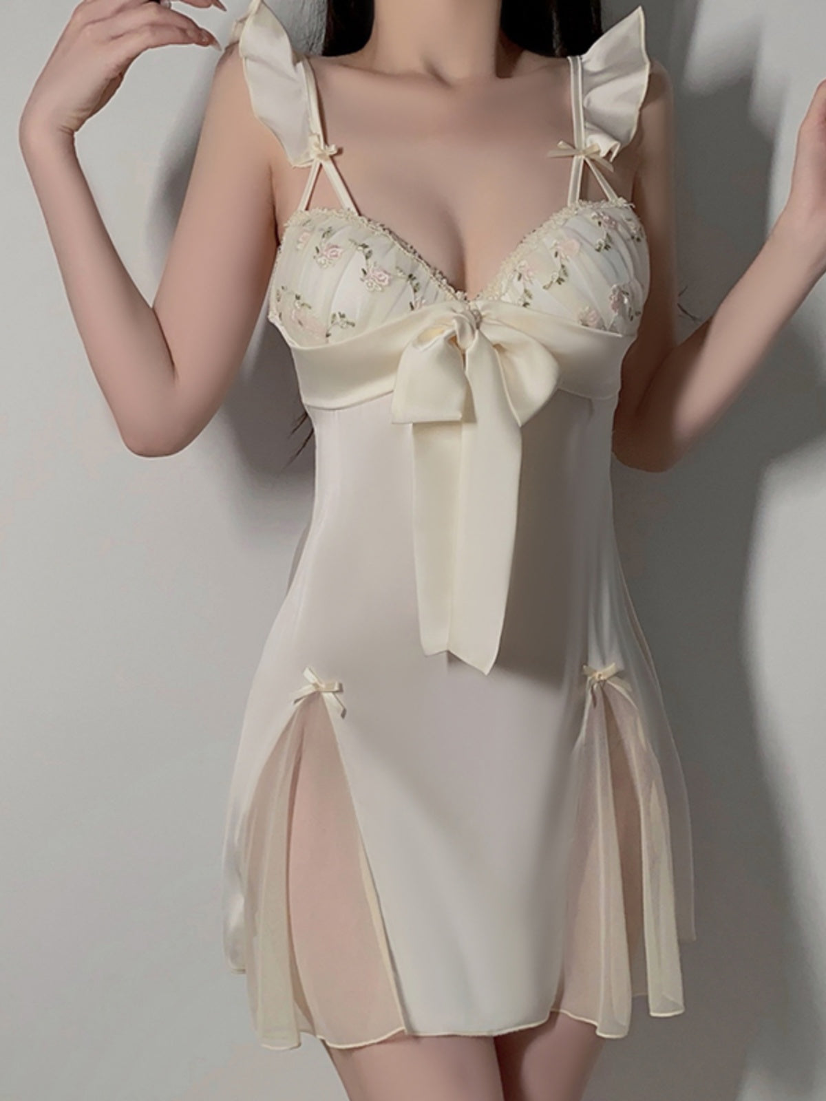 Sexy pajamas with breast pads for women, French pure desire, sweet age-reducing ice silk suspenders, nightgown, home clothes, spring and autumn