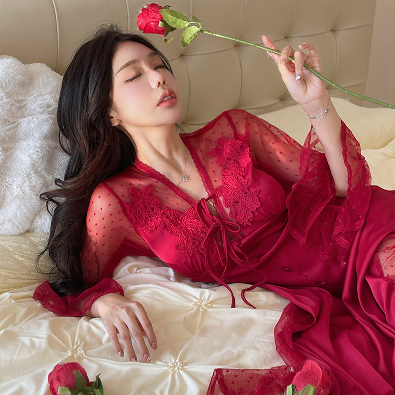 Gong Yanfeng ladies sexy pajamas women spring and autumn new pure lace belt chest pad long sleeve nightdress summer ice silk