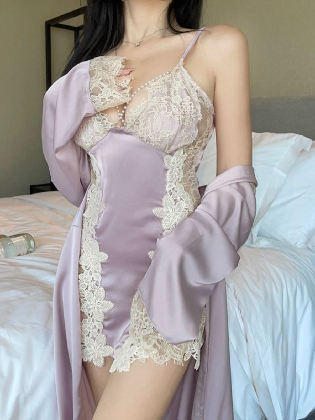 Glamorous and Exquisite Black Satin - based Nightdress Embellished with Intricate Ivory Lace Detailing and a Coordinating Long - sleeved Robe