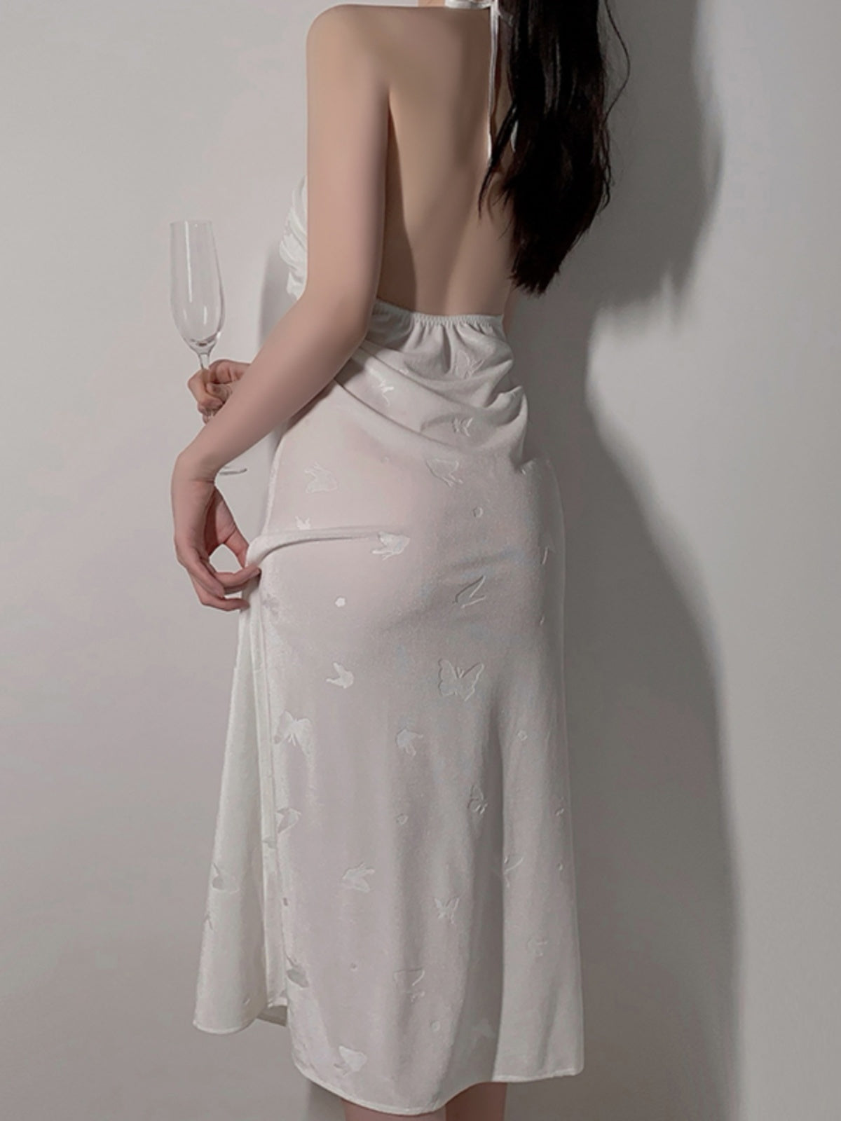 French style halter neck backless sexy pajamas for women in spring and autumn velvet pure desire with chest pad suspenders nightdress outer robe home clothes