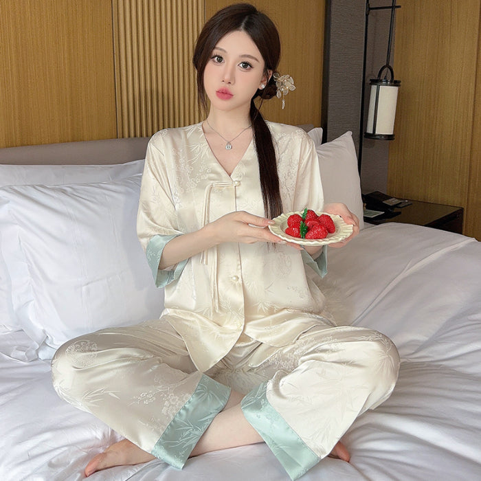 Chic and Comfy: Light Purple Chinese - Style Embroidered Satin Pajama Set with Contrast Trim
