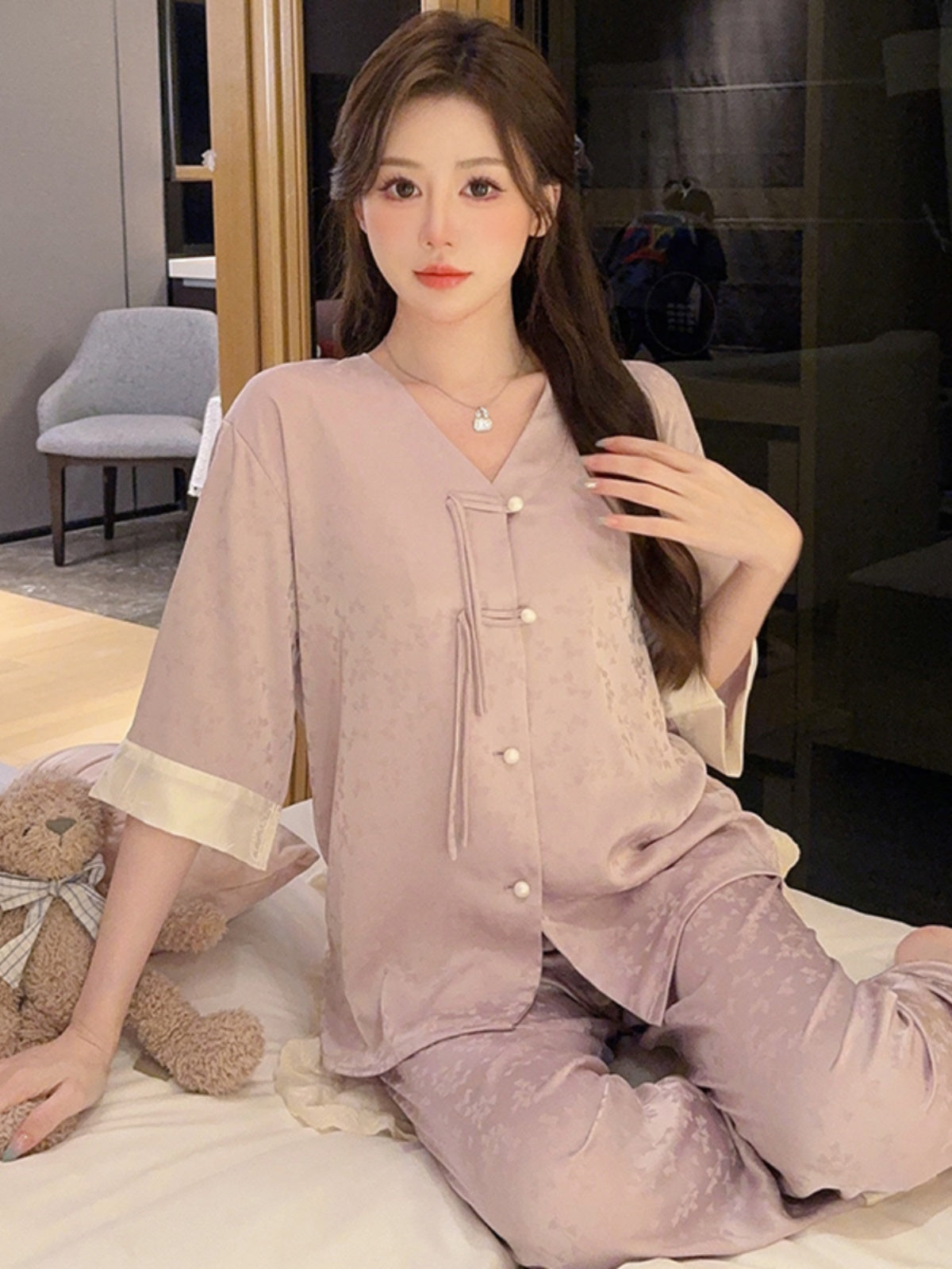 Chic and Comfy: Light Purple Chinese - Style Embroidered Satin Pajama Set with Contrast Trim