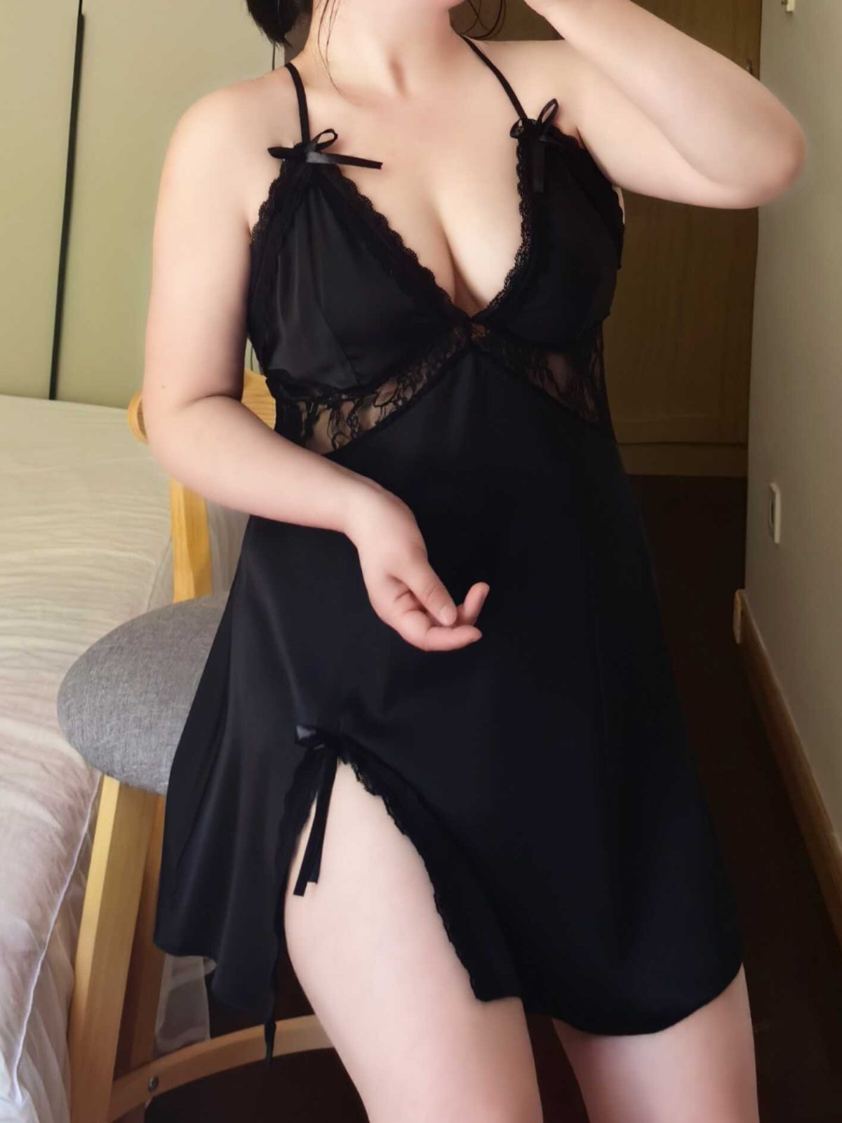 Large size sexy pajamas women's new home clothes fat mm 200 pounds ice silk satin beautiful back suspender nightgown sexy underwear